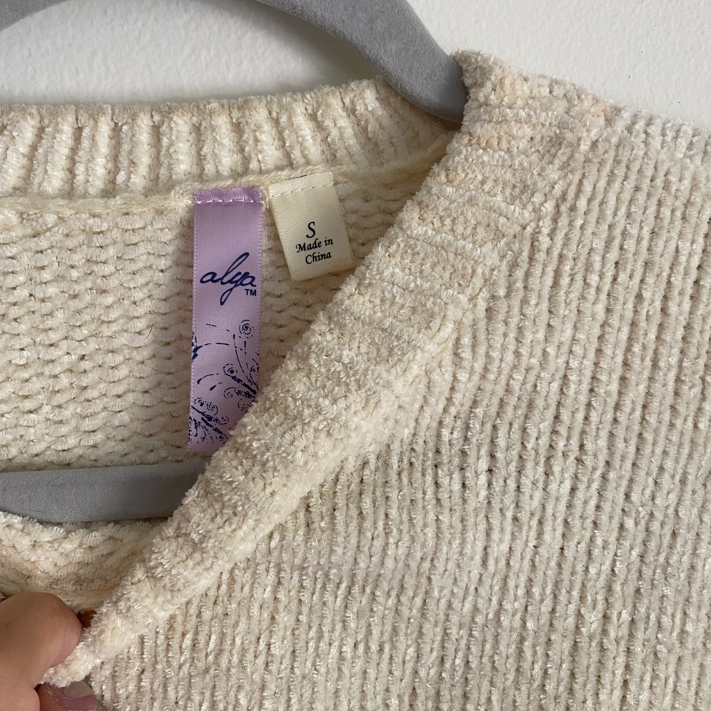 Francescas Sweater - Picture 2 of 3